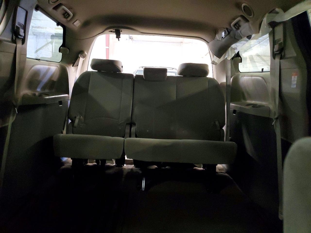 2015 TOYOTA SIENNA photo 10