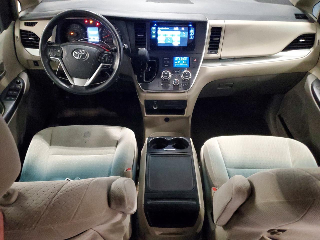 2015 TOYOTA SIENNA photo 8