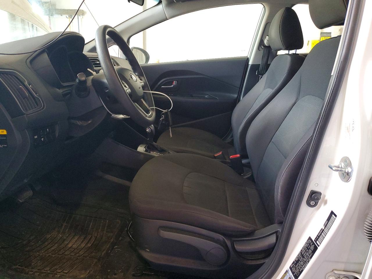 2016 KIA RIO LX photo 13