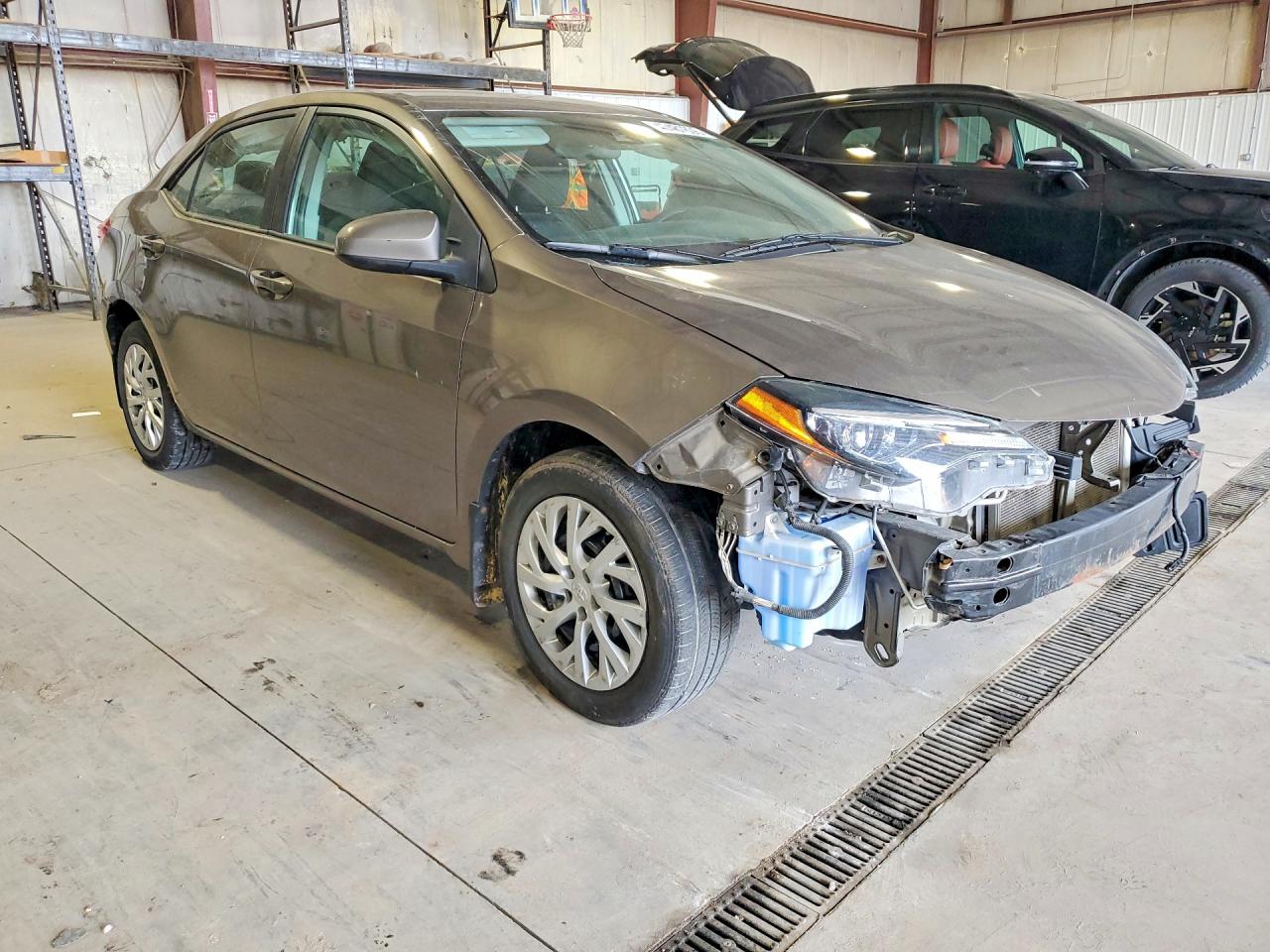 2018 TOYOTA COROLLA LE photo 10