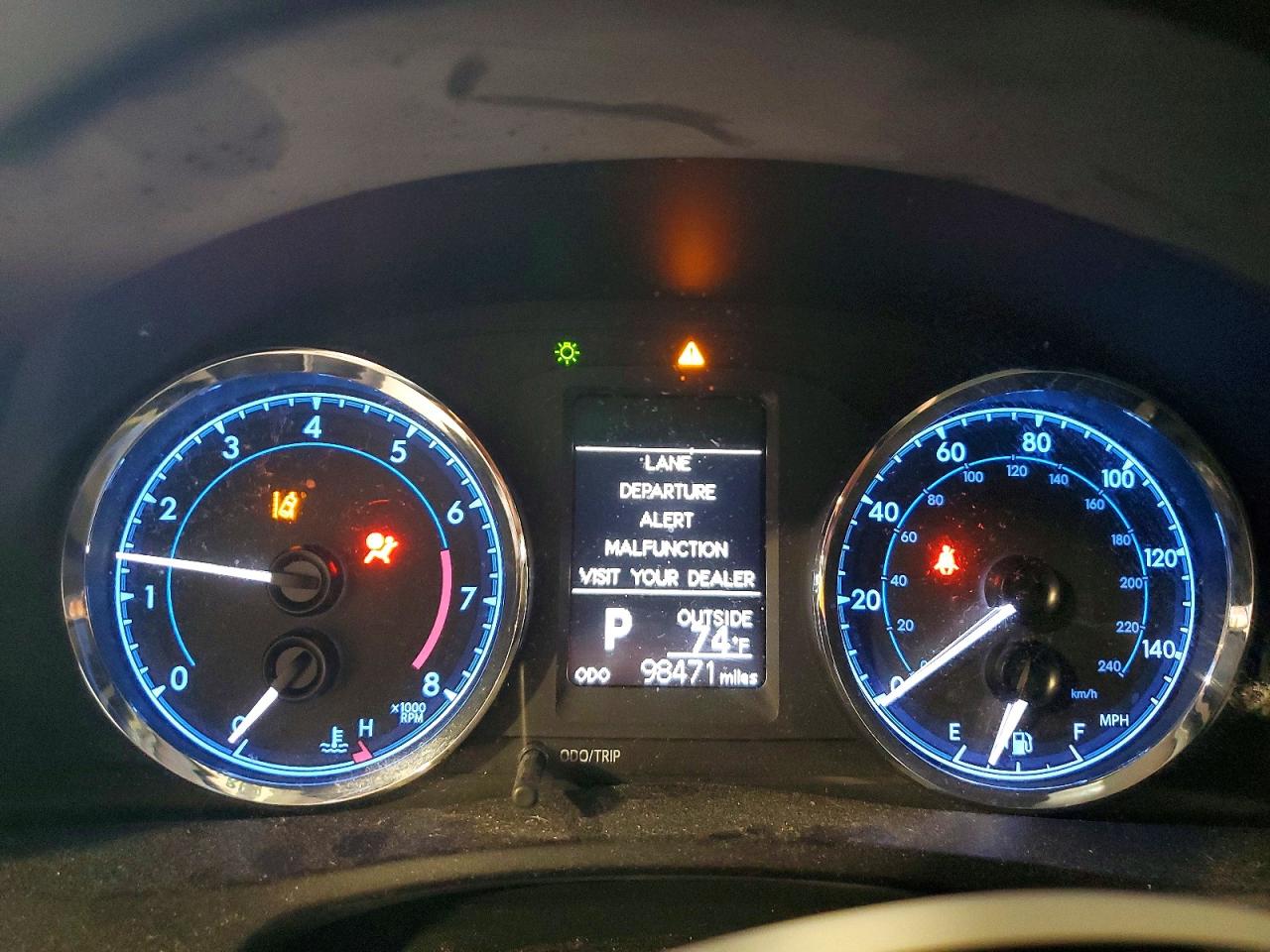 2018 TOYOTA COROLLA LE photo 25