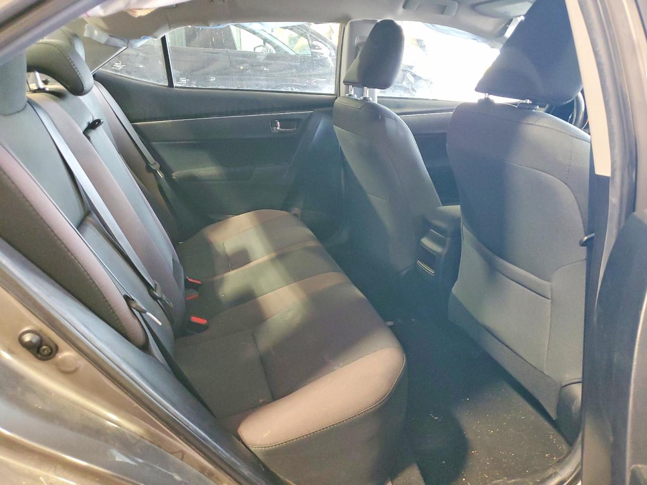 2018 TOYOTA COROLLA LE photo 28