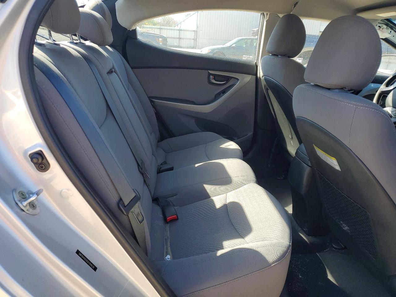 2016 HYUNDAI ELANTRA SE photo 28