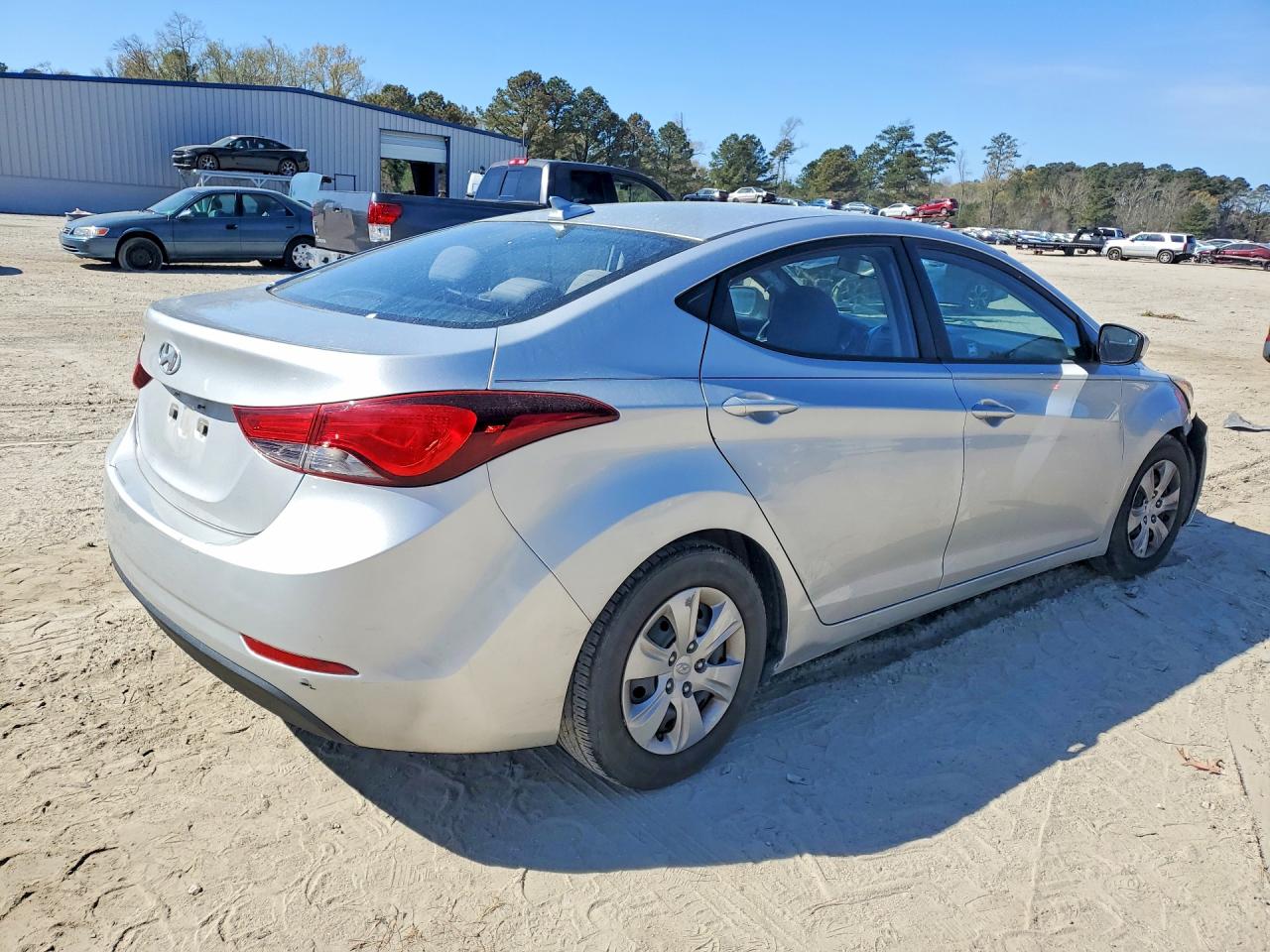 2016 HYUNDAI ELANTRA SE photo 7