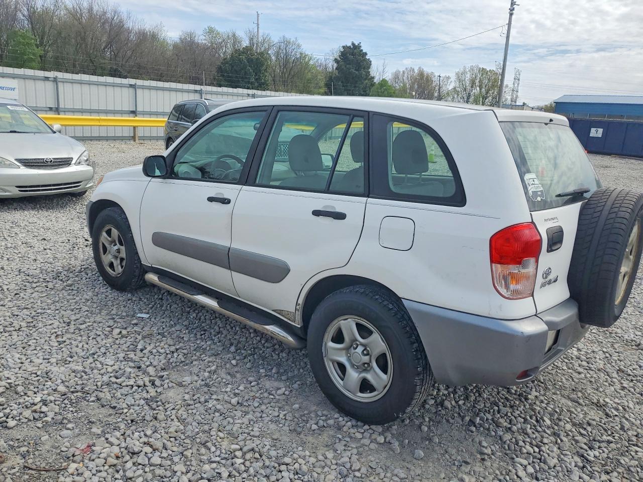 2003 TOYOTA RAV4 BASE photo 2
