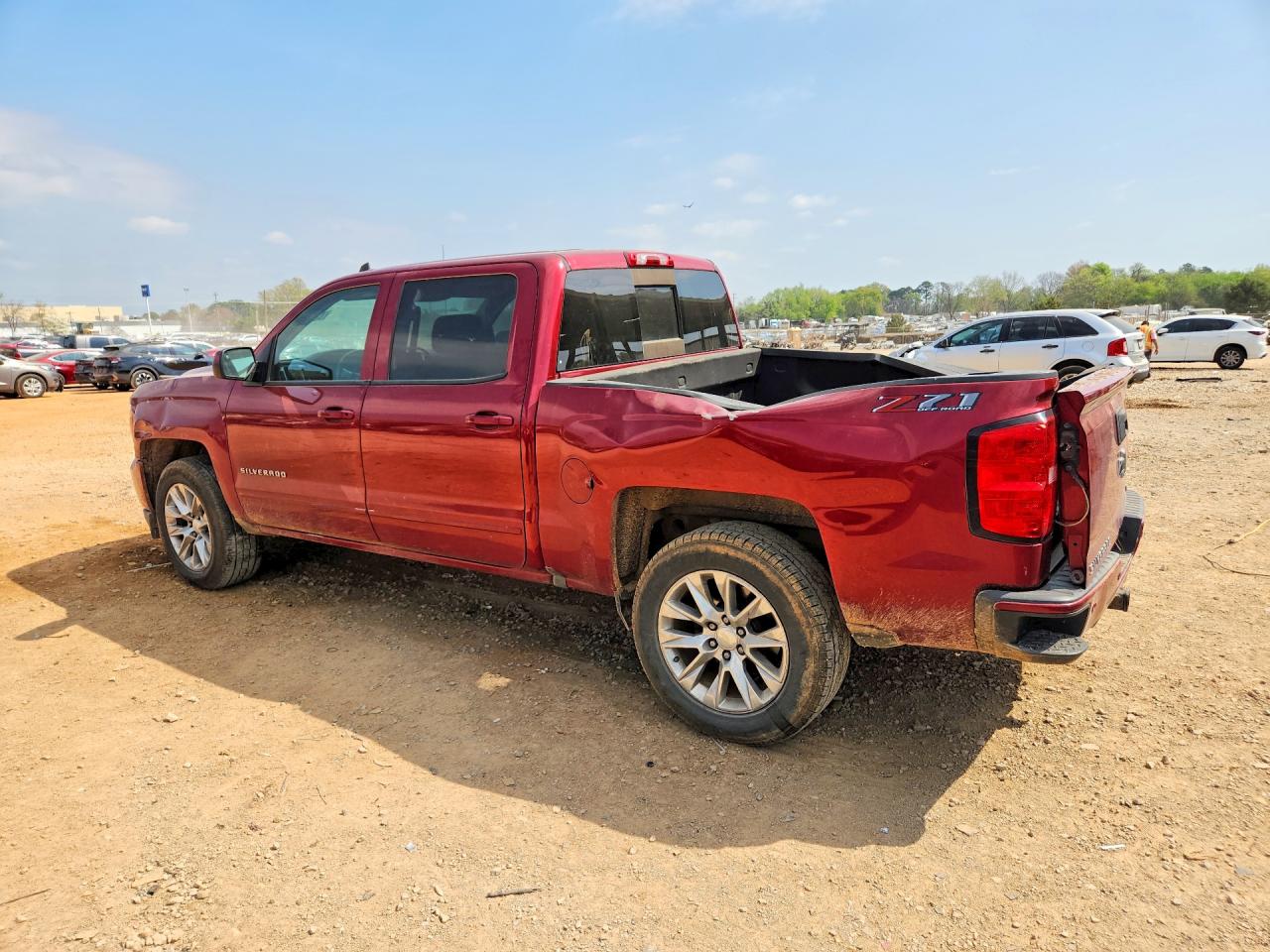 2018 CHEVROLET SILVERADO K1500 LT photo 2