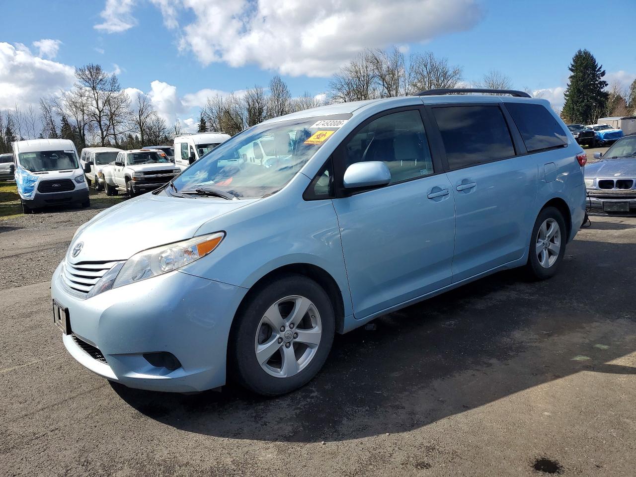 2015 TOYOTA SIENNA