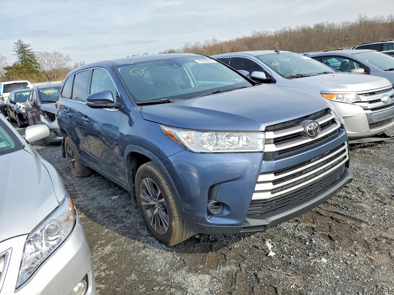 2019 TOYOTA HIGHLANDER LE photo 7