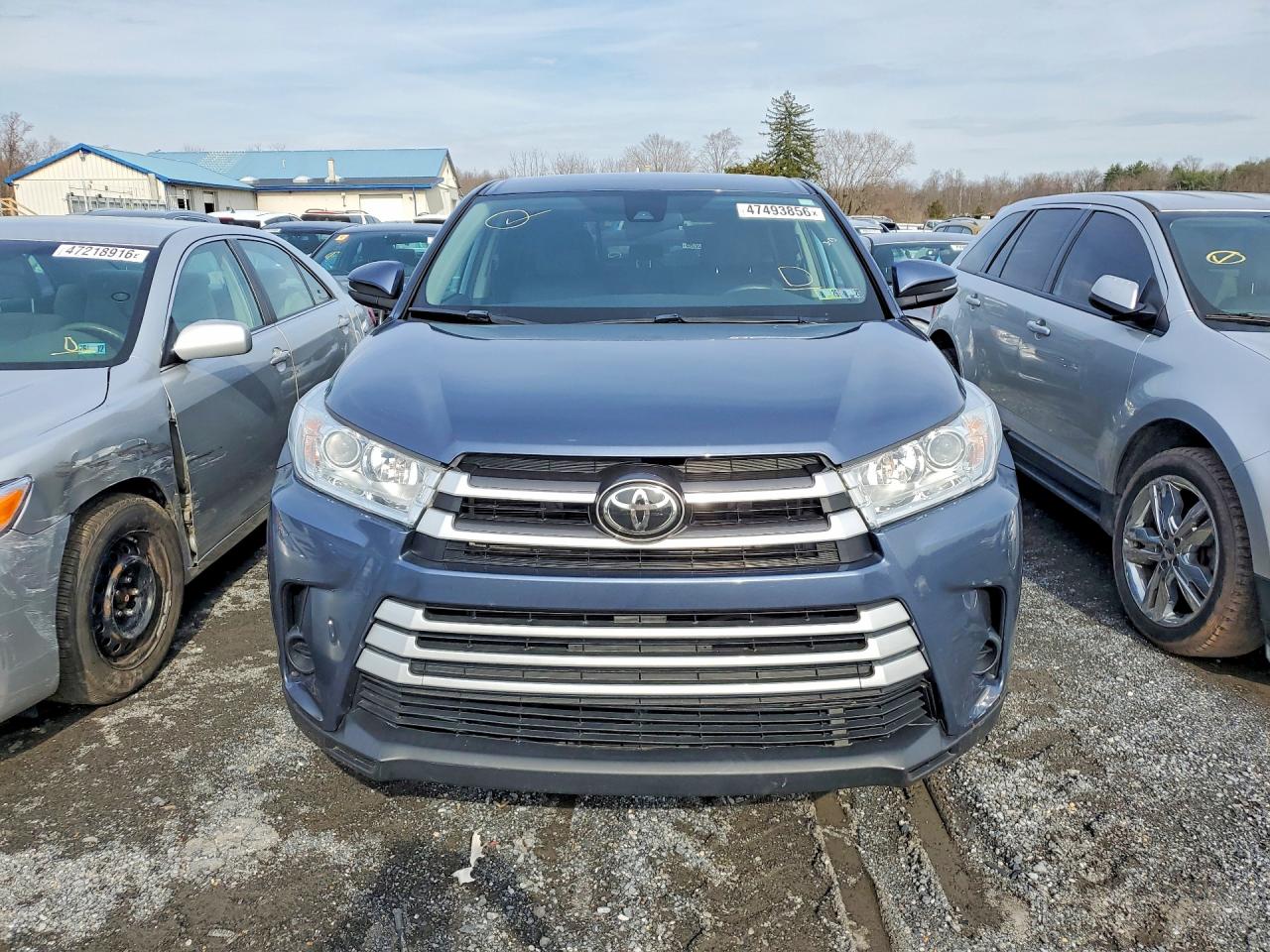 2019 TOYOTA HIGHLANDER LE photo 9