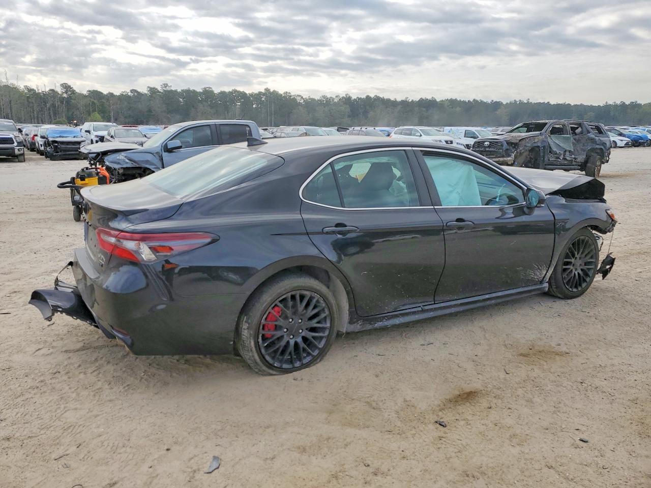 2022 TOYOTA CAMRY SE photo 5
