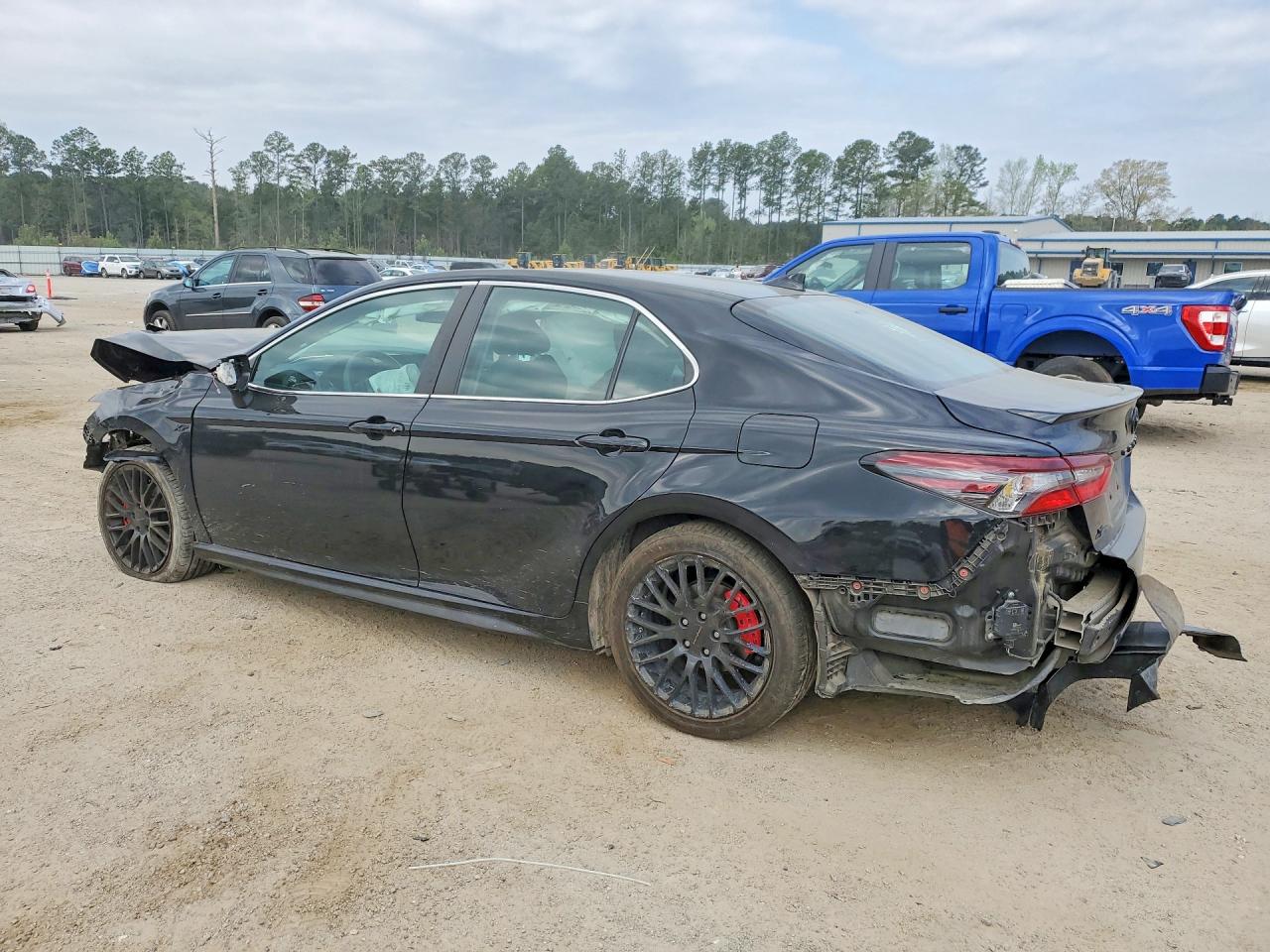 2022 TOYOTA CAMRY SE photo 3