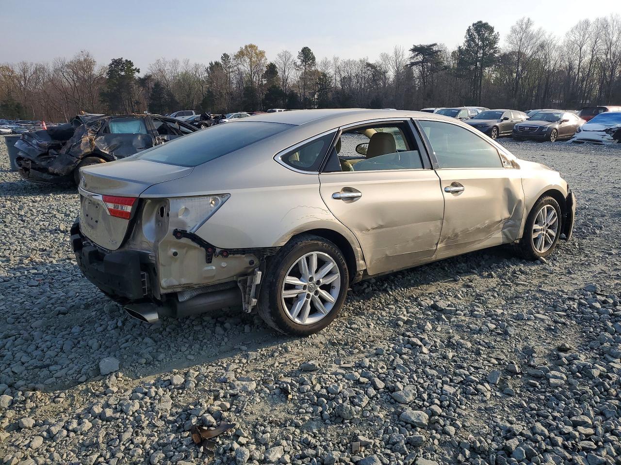 2013 TOYOTA AVALON XLE PREMIUM photo 3