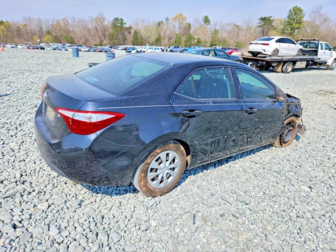 2015 TOYOTA COROLLA L photo 3