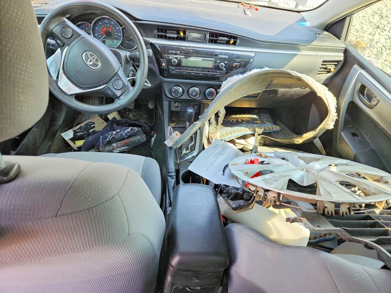 2015 TOYOTA COROLLA L photo 8
