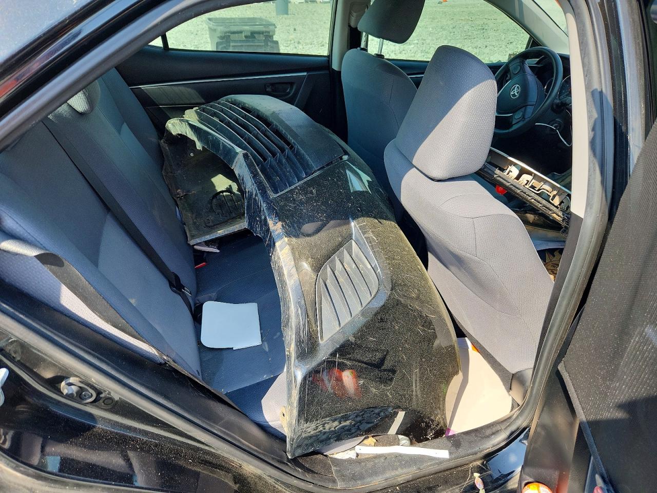 2015 TOYOTA COROLLA L photo 10