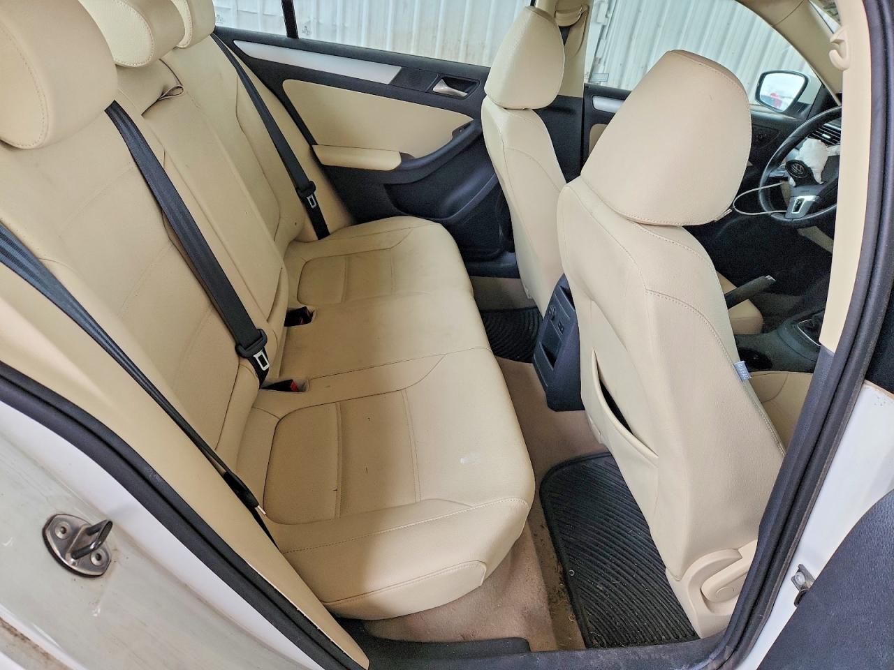 2012 VOLKSWAGEN JETTA TDI photo 28