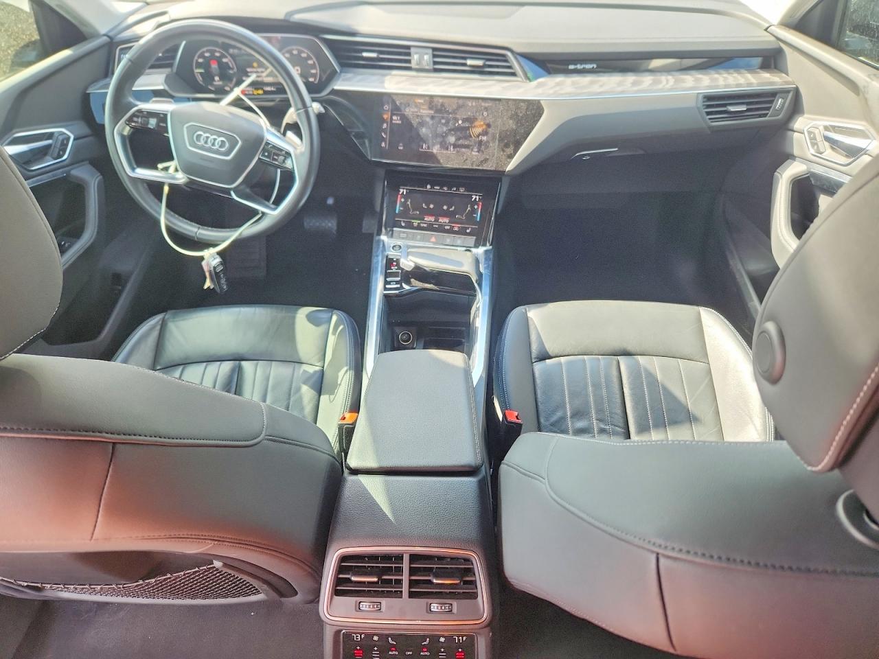 2021 AUDI E-TRON PREMIUM photo 15