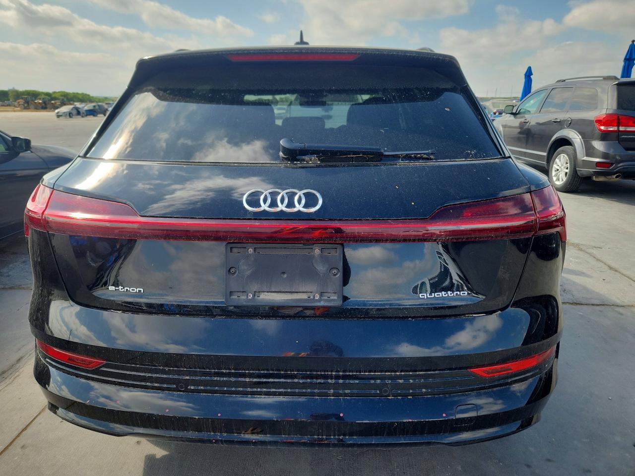 2021 AUDI E-TRON PREMIUM photo 11
