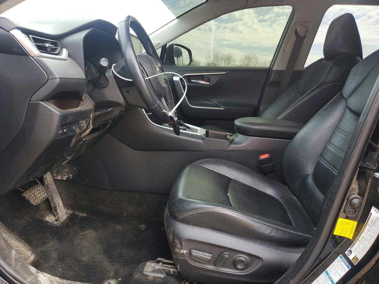 2019 TOYOTA RAV4 LIMITED photo 7