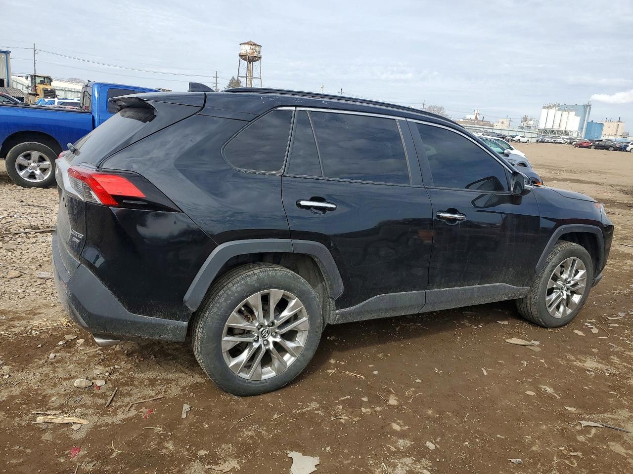 2019 TOYOTA RAV4 LIMITED photo 3