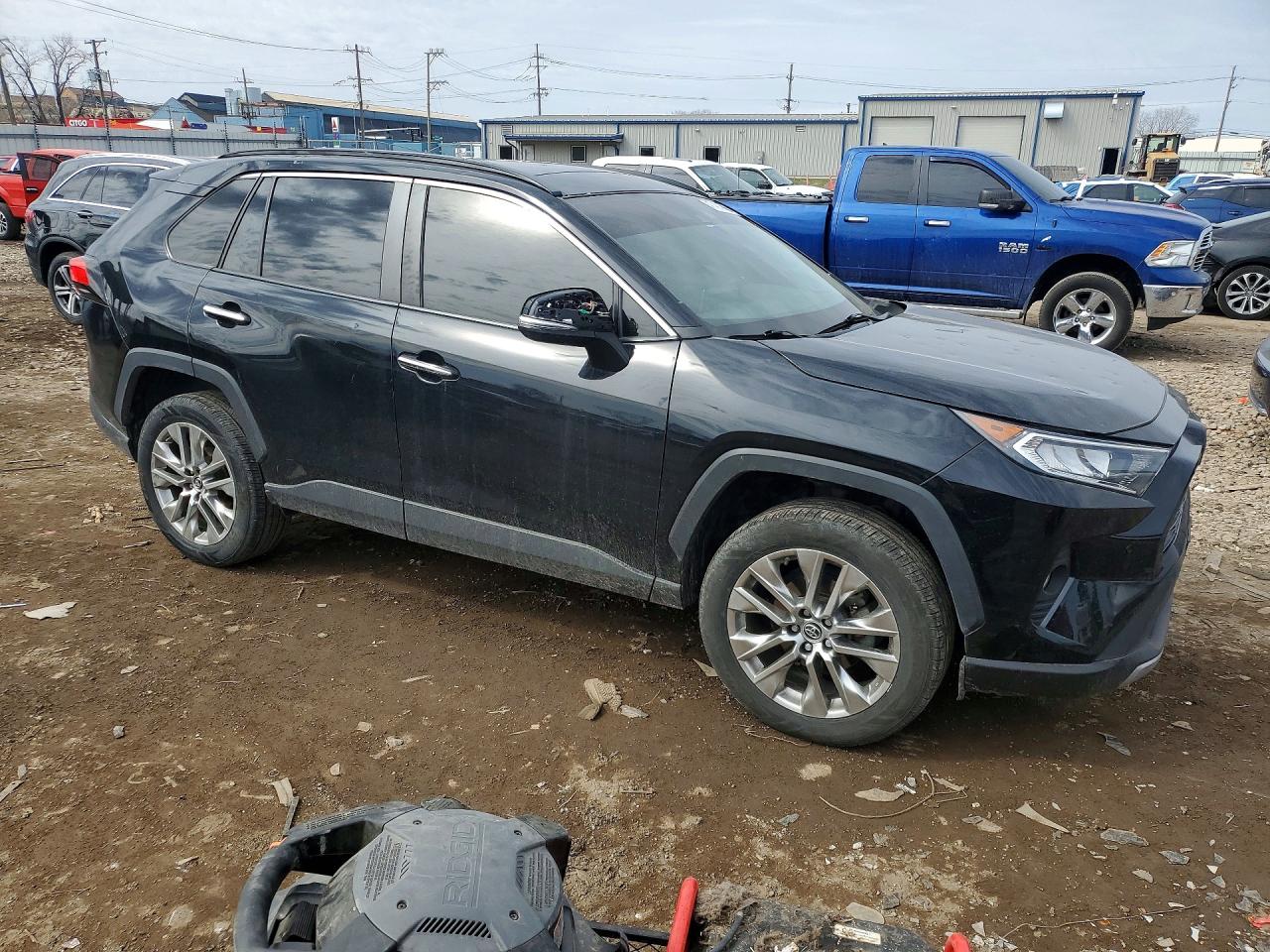 2019 TOYOTA RAV4 LIMITED photo 4