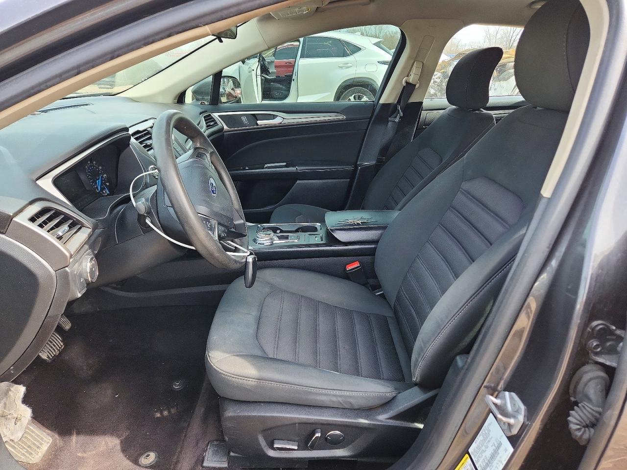 2017 FORD FUSION SE photo 13