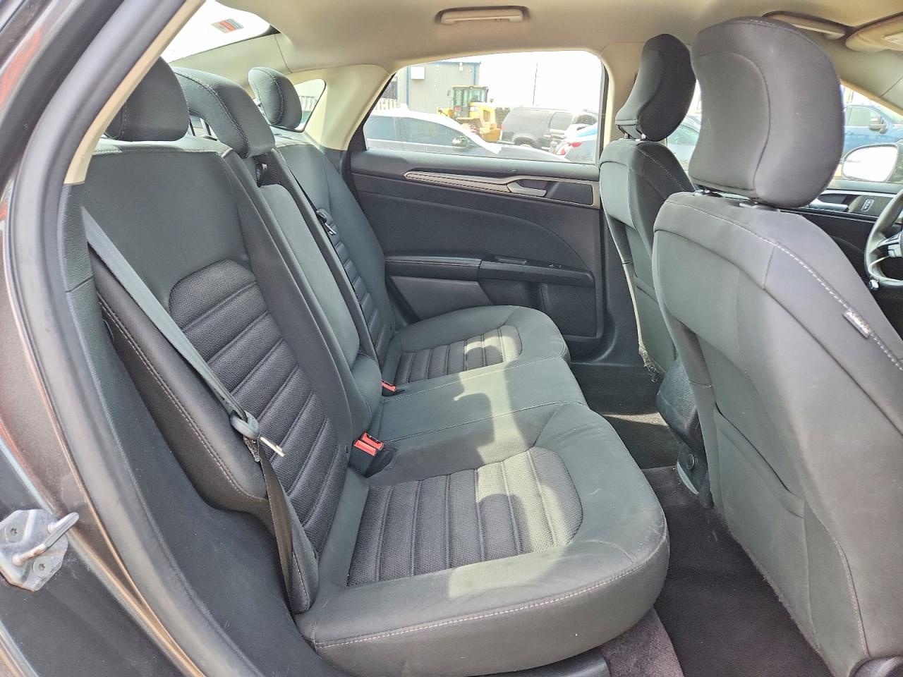 2017 FORD FUSION SE photo 19