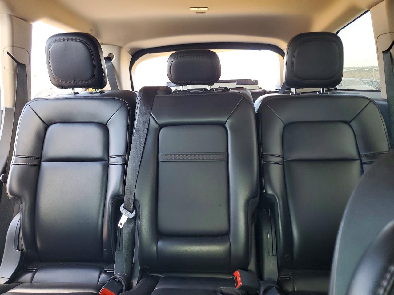 2021 LINCOLN AVIATOR photo 10
