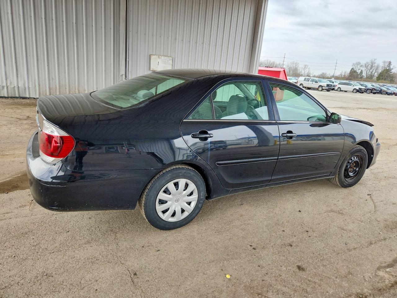 2006 TOYOTA CAMRY LE photo 3