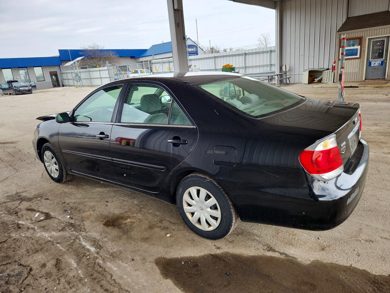 2006 TOYOTA CAMRY LE photo 2