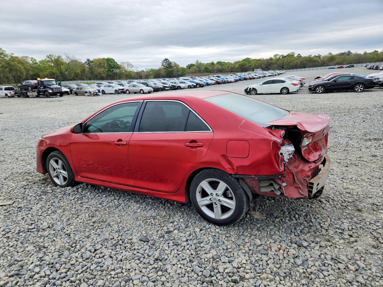 2014 TOYOTA CAMRY SE photo 4