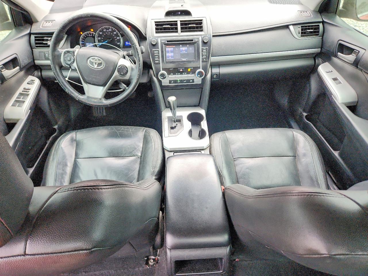2014 TOYOTA CAMRY SE photo 22