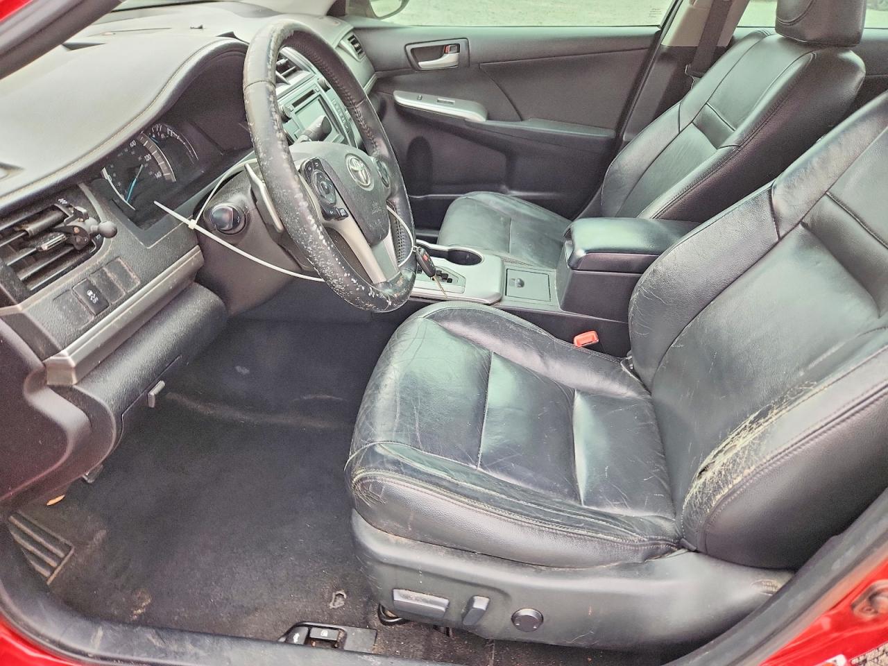 2014 TOYOTA CAMRY SE photo 19