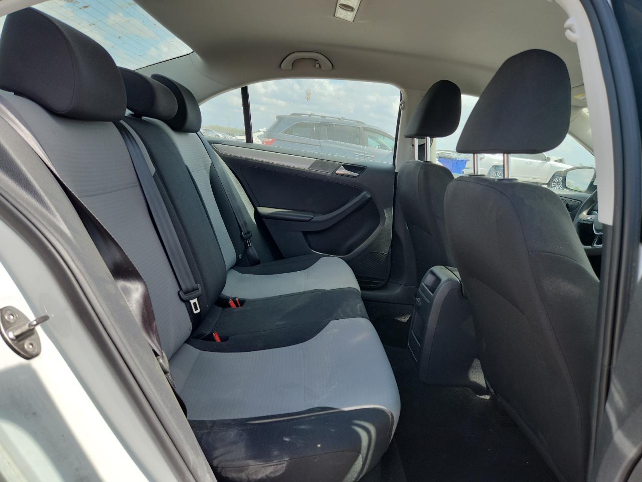 2017 VOLKSWAGEN JETTA S photo 28