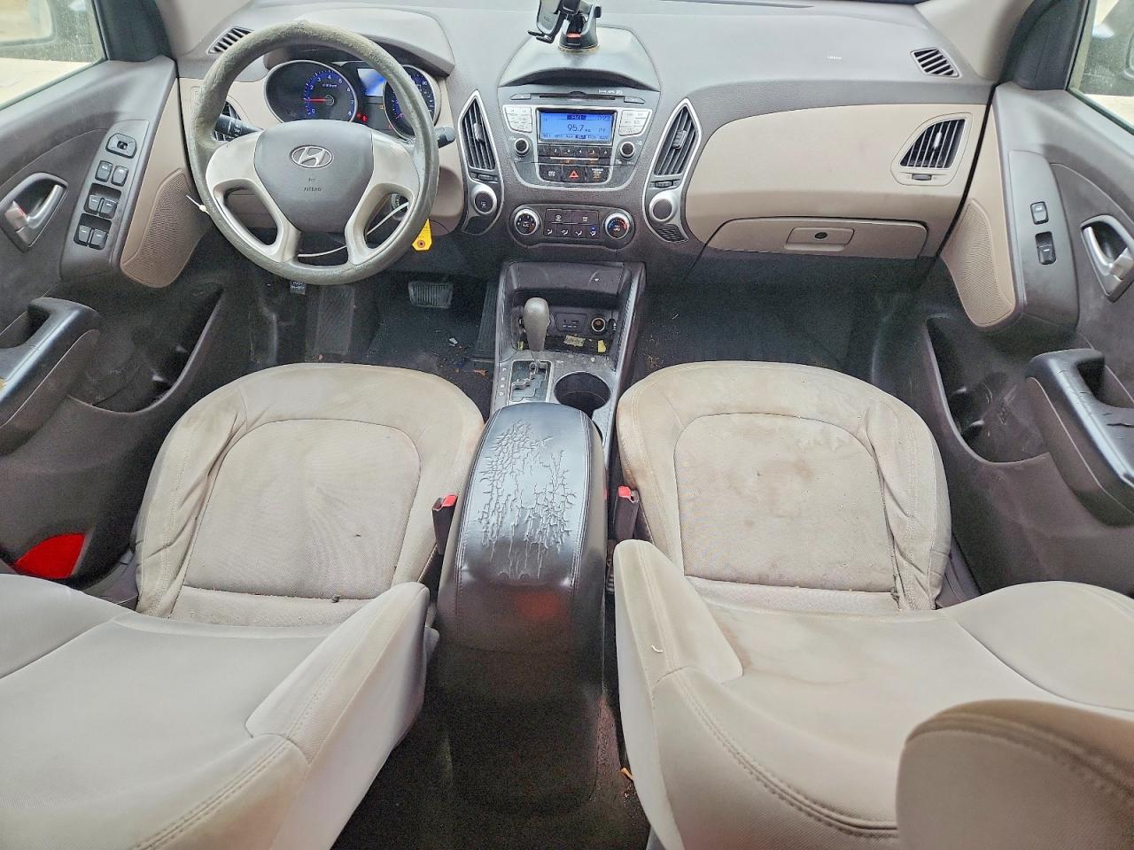 2013 HYUNDAI TUCSON GL photo 15