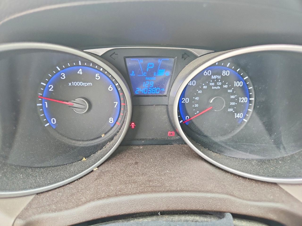 2013 HYUNDAI TUCSON GL photo 17