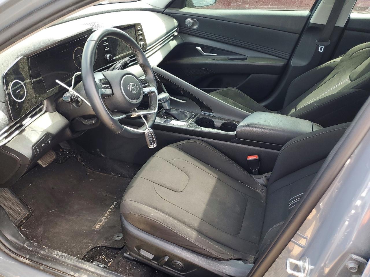 2022 HYUNDAI ELANTRA SEL photo 19