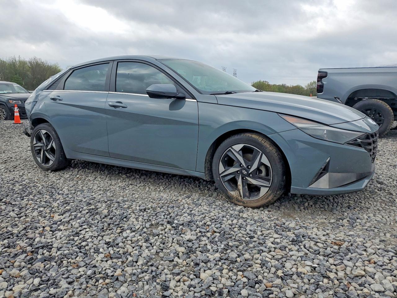 2022 HYUNDAI ELANTRA SEL photo 10