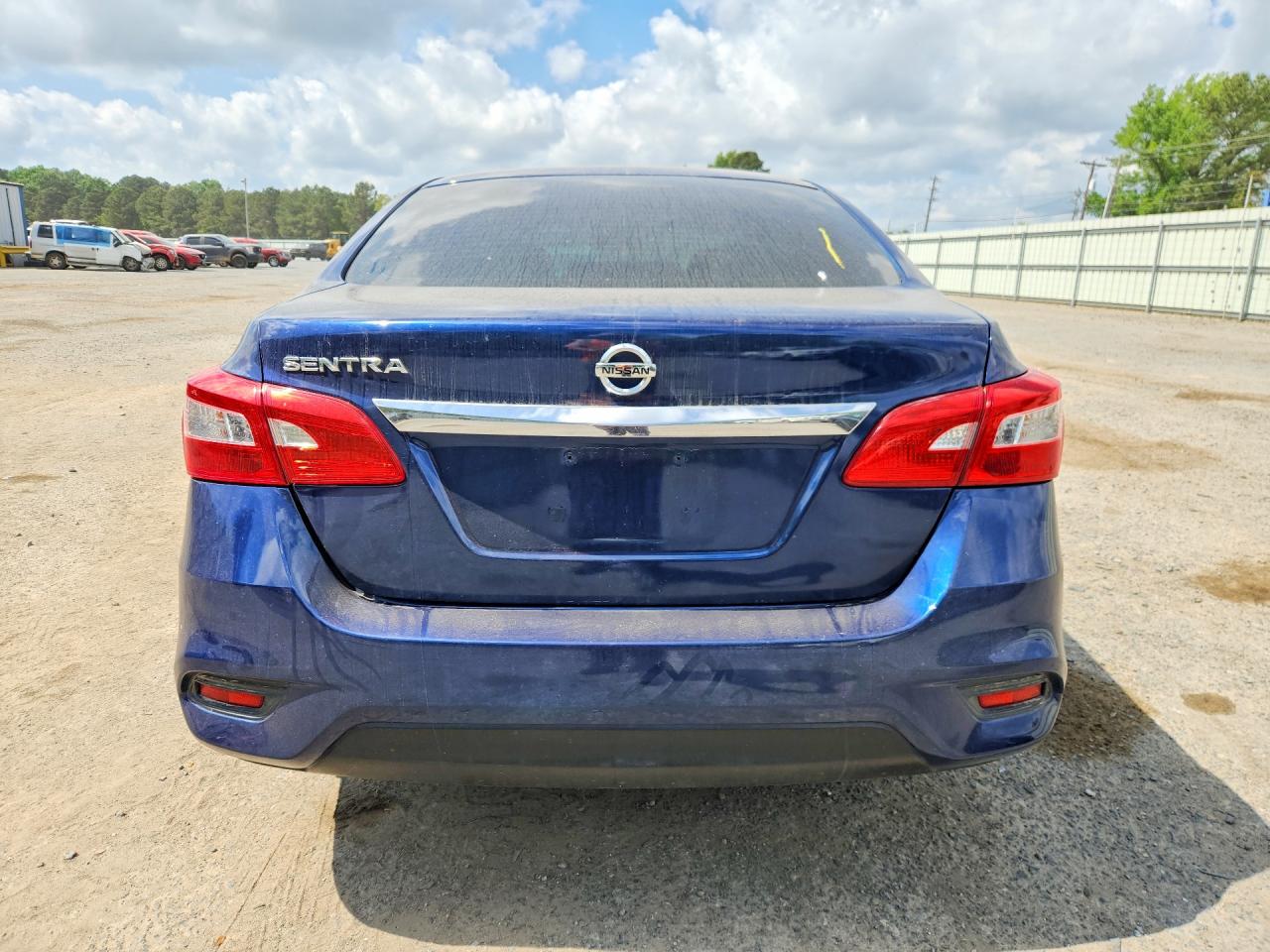 2016 NISSAN SENTRA S photo 11