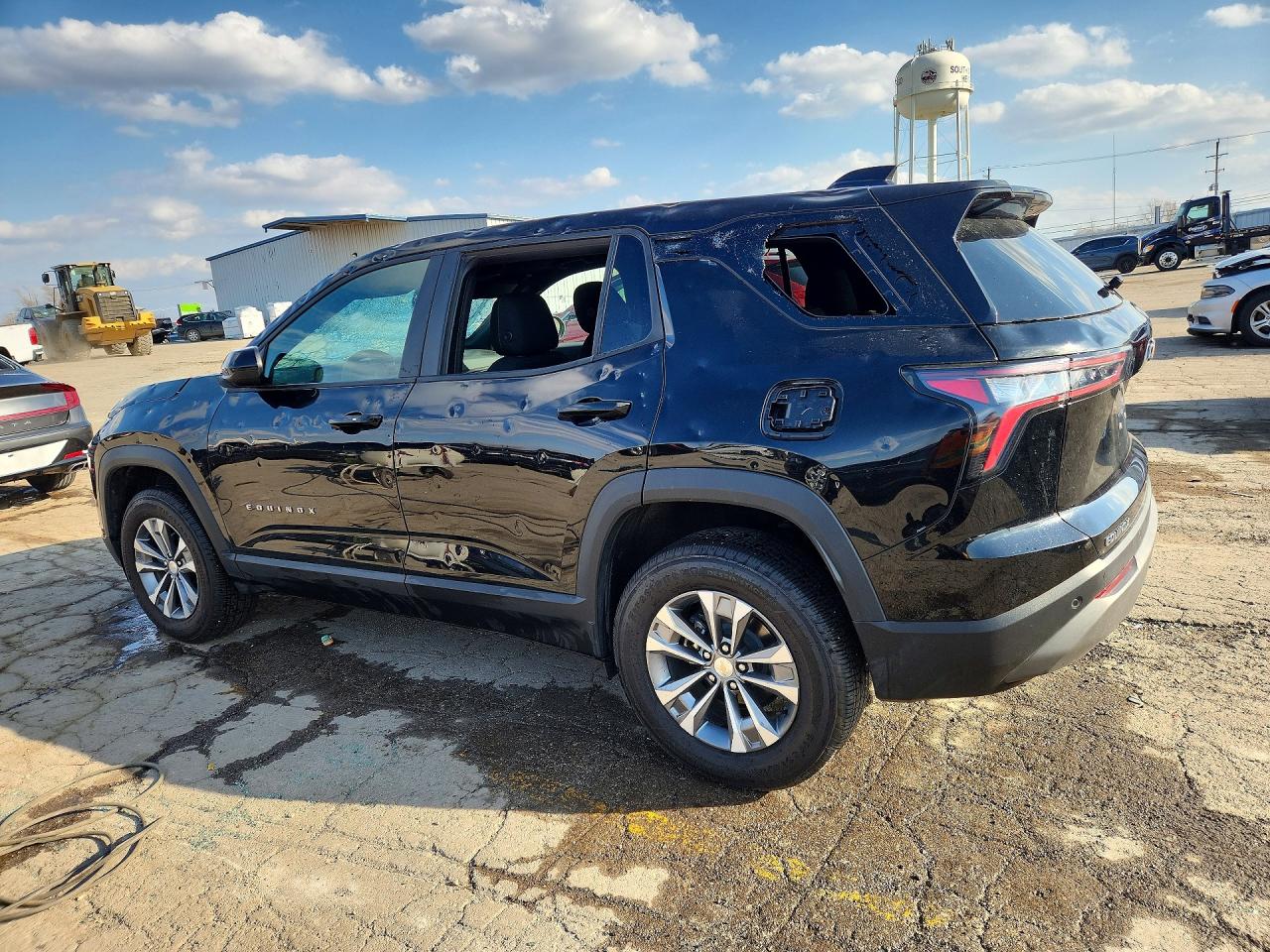 2026 CHEVROLET EQUINOX LT photo 2