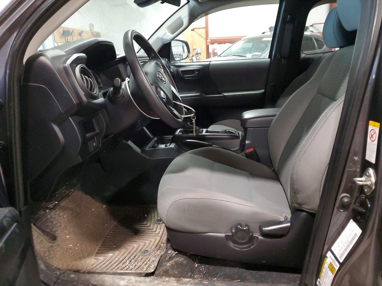 2019 TOYOTA TACOMA SR V6 photo 19
