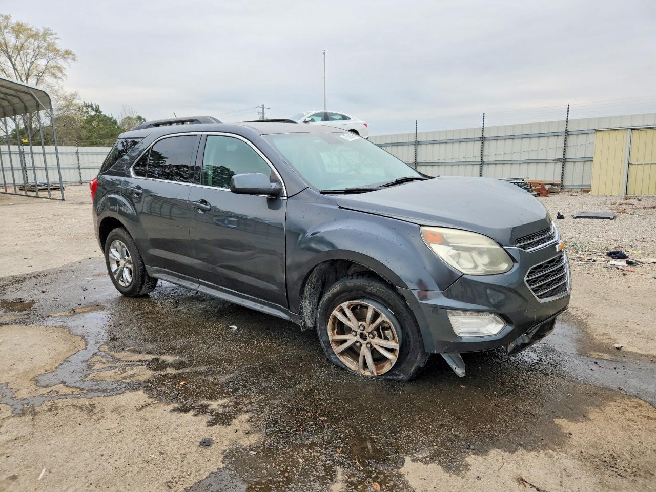 2017 CHEVROLET EQUINOX LT photo 4