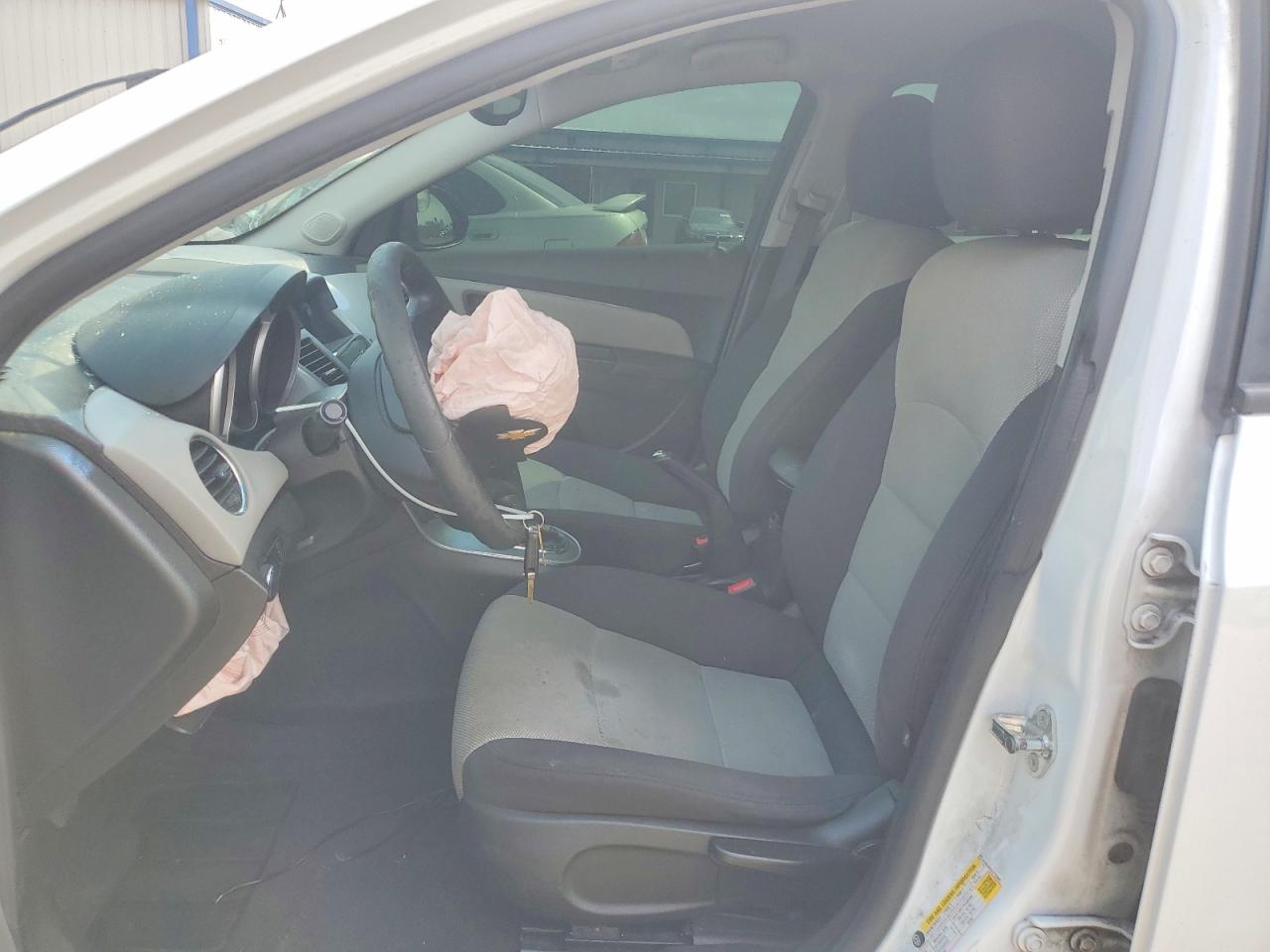 2016 CHEVROLET CRUZE LIMITED L photo 13