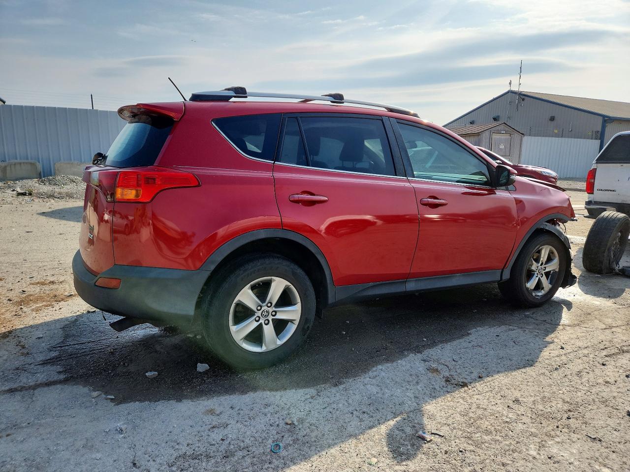 2015 TOYOTA RAV4 XLE photo 7