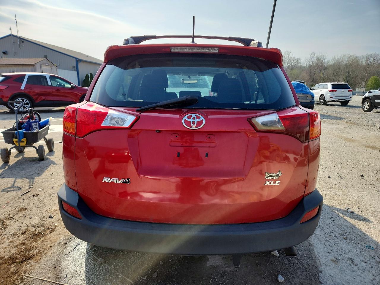 2015 TOYOTA RAV4 XLE photo 16