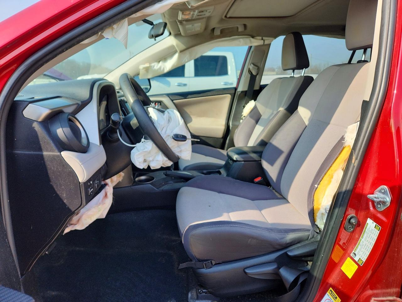 2015 TOYOTA RAV4 XLE photo 19