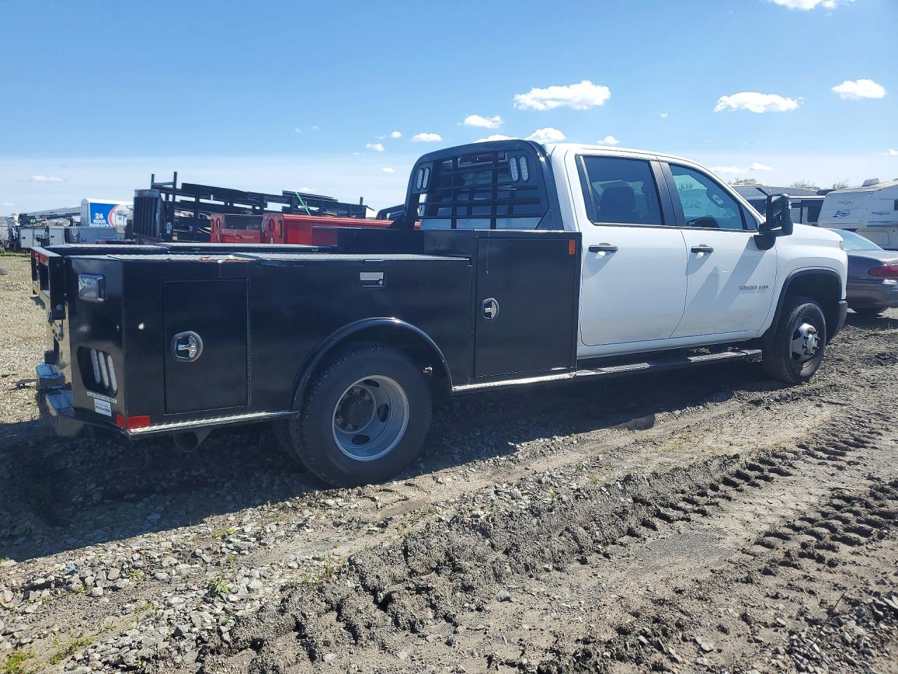 2024 CHEVROLET SILVERADO K3500 photo 7