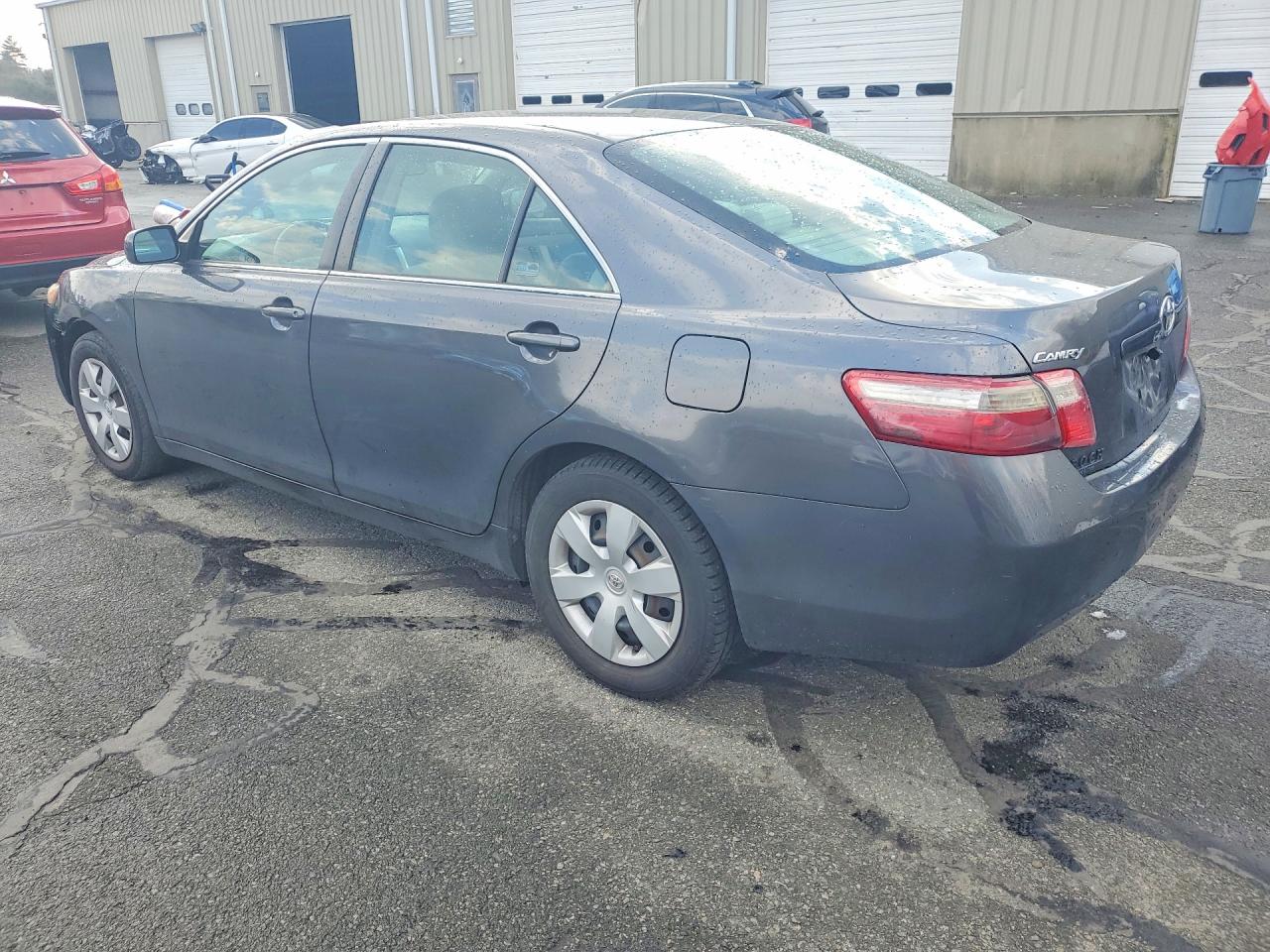 2009 TOYOTA CAMRY LE photo 2