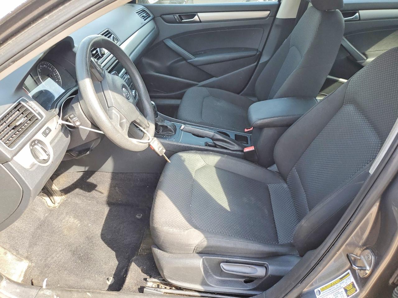 2012 VOLKSWAGEN PASSAT S photo 7