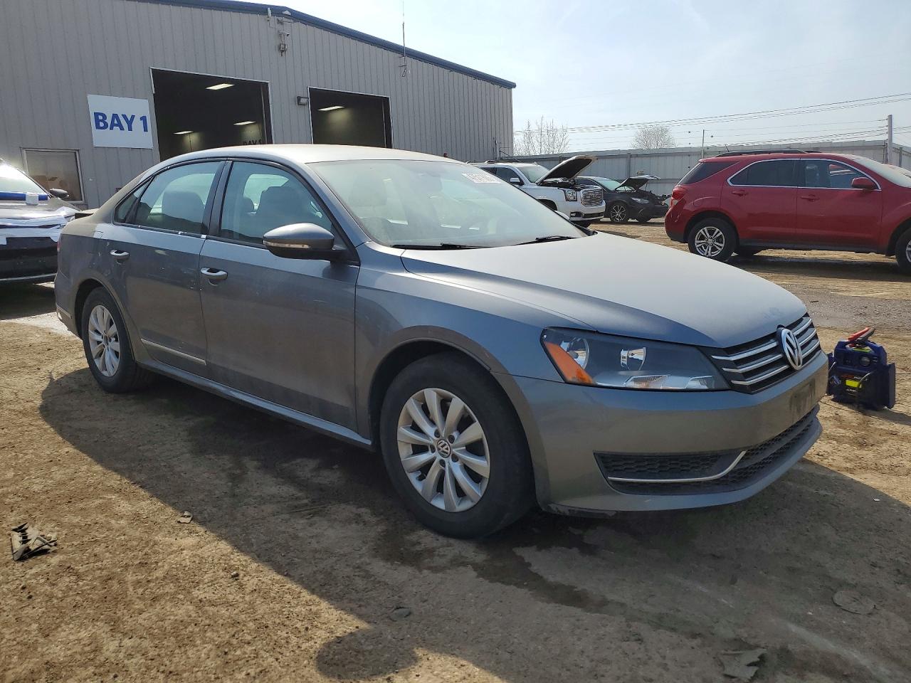 2012 VOLKSWAGEN PASSAT S photo 4
